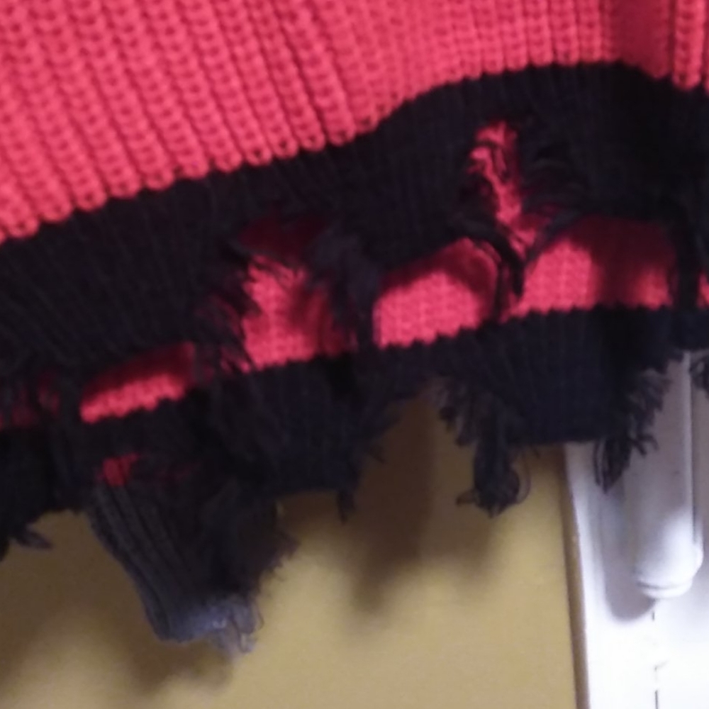 Sweater - Picture 2 of 5